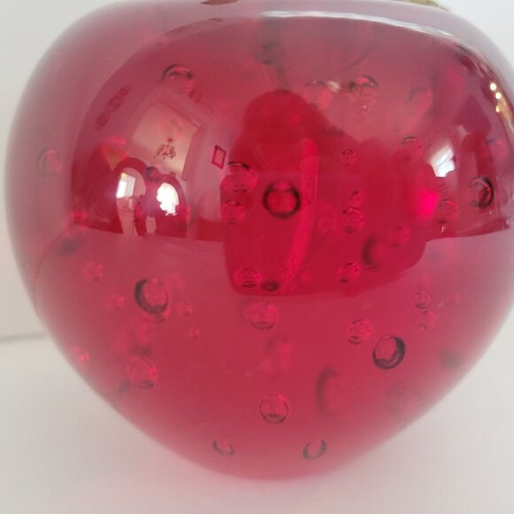 Dynasty Heirloom Red Glass Apple Paperweight With Brass Stem & Leaf - Picture 4 of 6